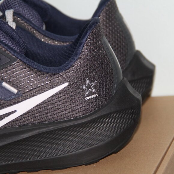 Nike Air Zoom Pegasus 40 Dallas Cowboys Running Shoes Mens 7 8 8.5 - Picture 3 of 8